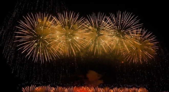 長沙舉辦焰火晚會 慶祝2023世界旅游城市聯合會長沙香山旅游峰會圓滿閉幕