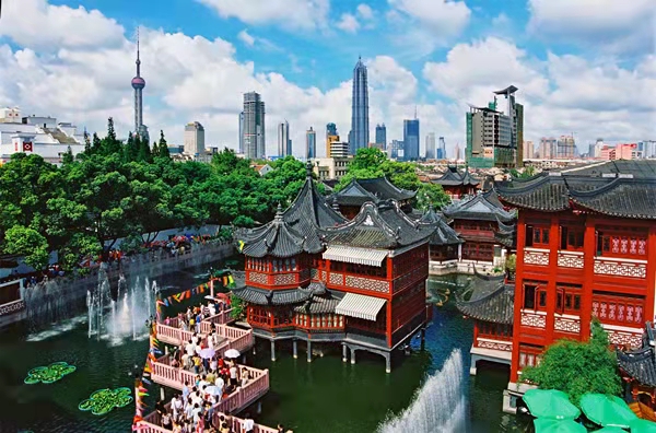 Shanghai: Embrace Nature in a Bustling City
