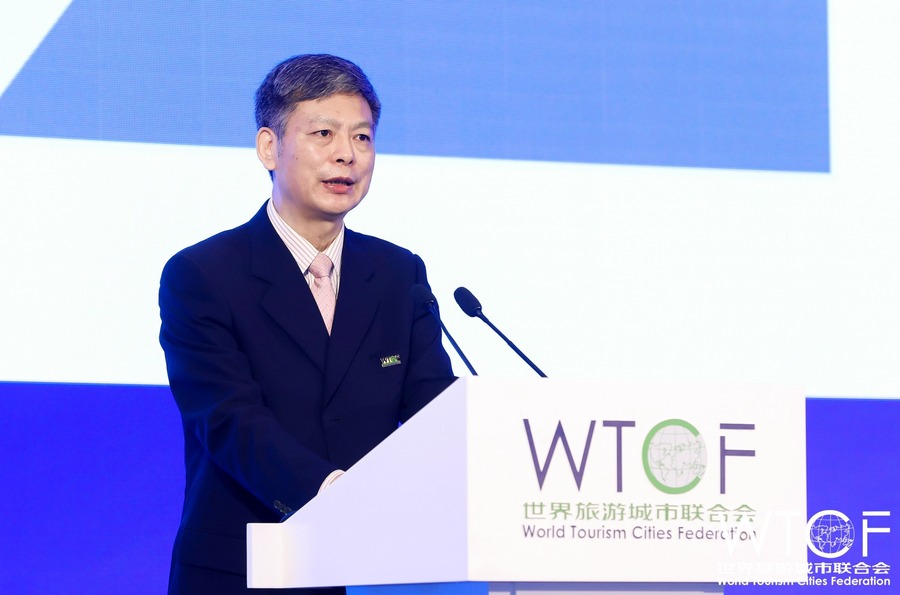 Li Baochun, Executive Deputy Secretary-General of WTCF, releases the Agenda for the Future Development of World Tourism Cities (2021-2030).