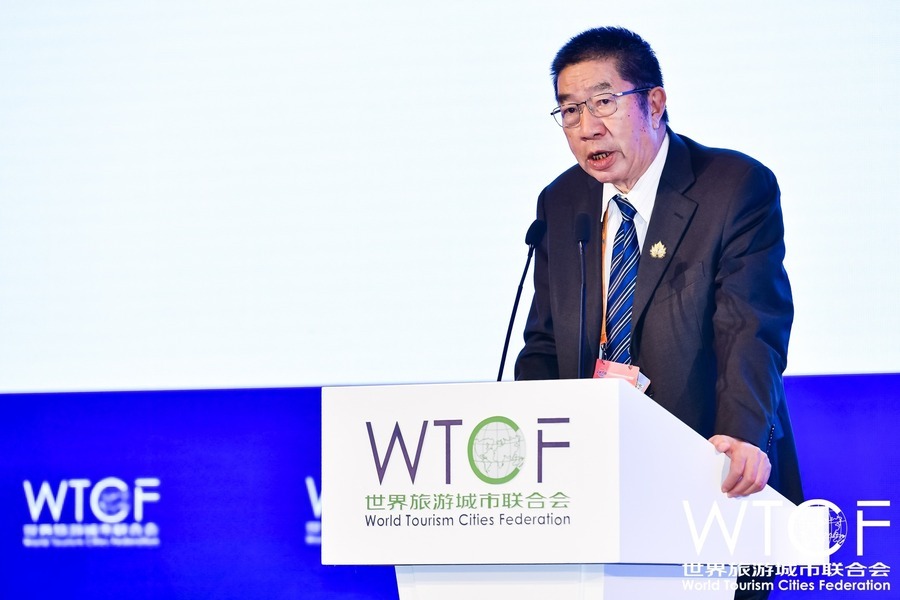 Mr. Wei Xiaoan, Chief Expert of WTCF Expert Committee gives a keynote speech.