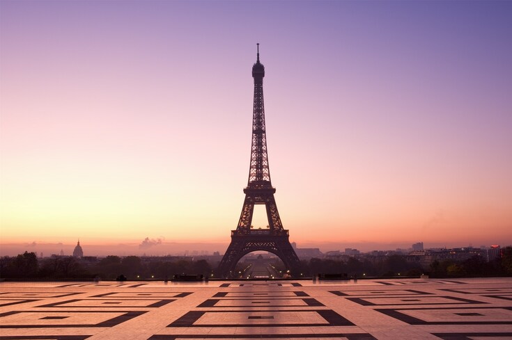Paris: Encountering the Romance and the Mundane in Scenes_fororder_QJ6243155617