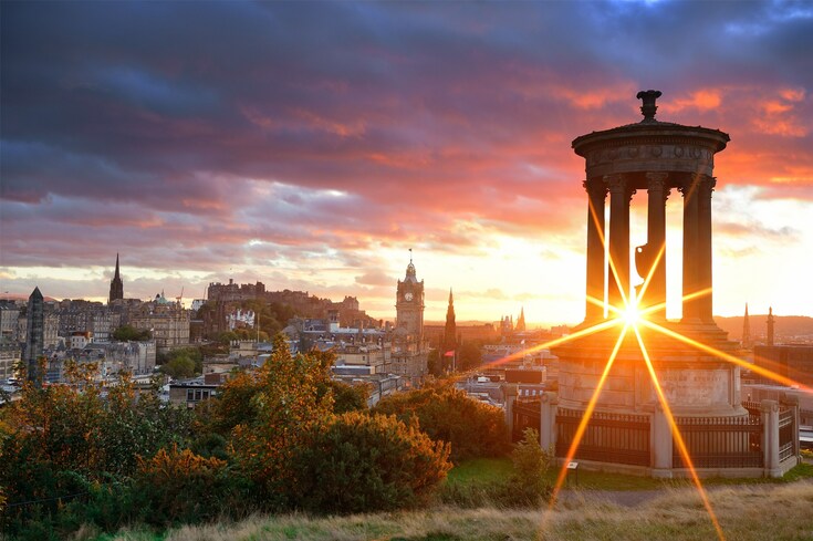 Edinburgh: Historic City's Wonders Behind the Screen_fororder_QJ6371076185