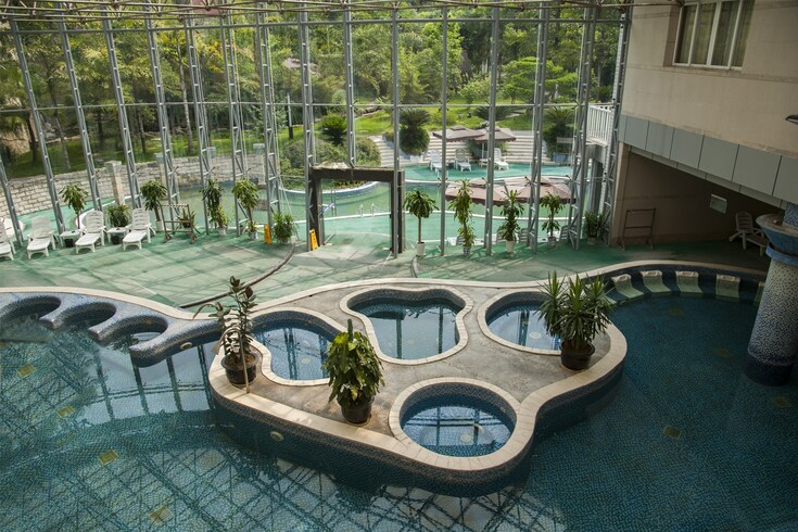 Chongqing: "City of Hot Springs" in Southwestern China