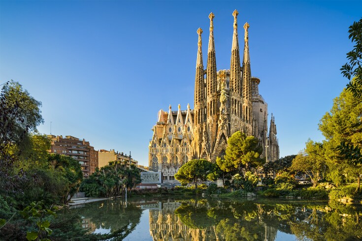 Barcelona: Gaudi's World of Fantasy