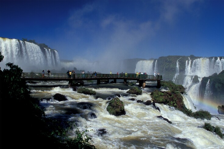 Foz do Iguaçu: 'Fairies' Fly in a Riverside Forest_fororder_QJ8197154098福斯·伊瓜苏