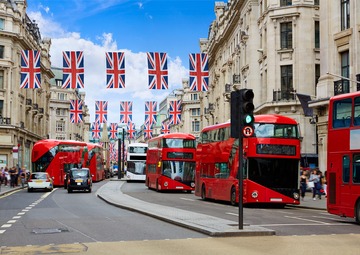 London: A Trip to Royal Symbol