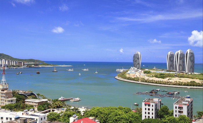 South Korean Tourist Groups Flock to Sanya