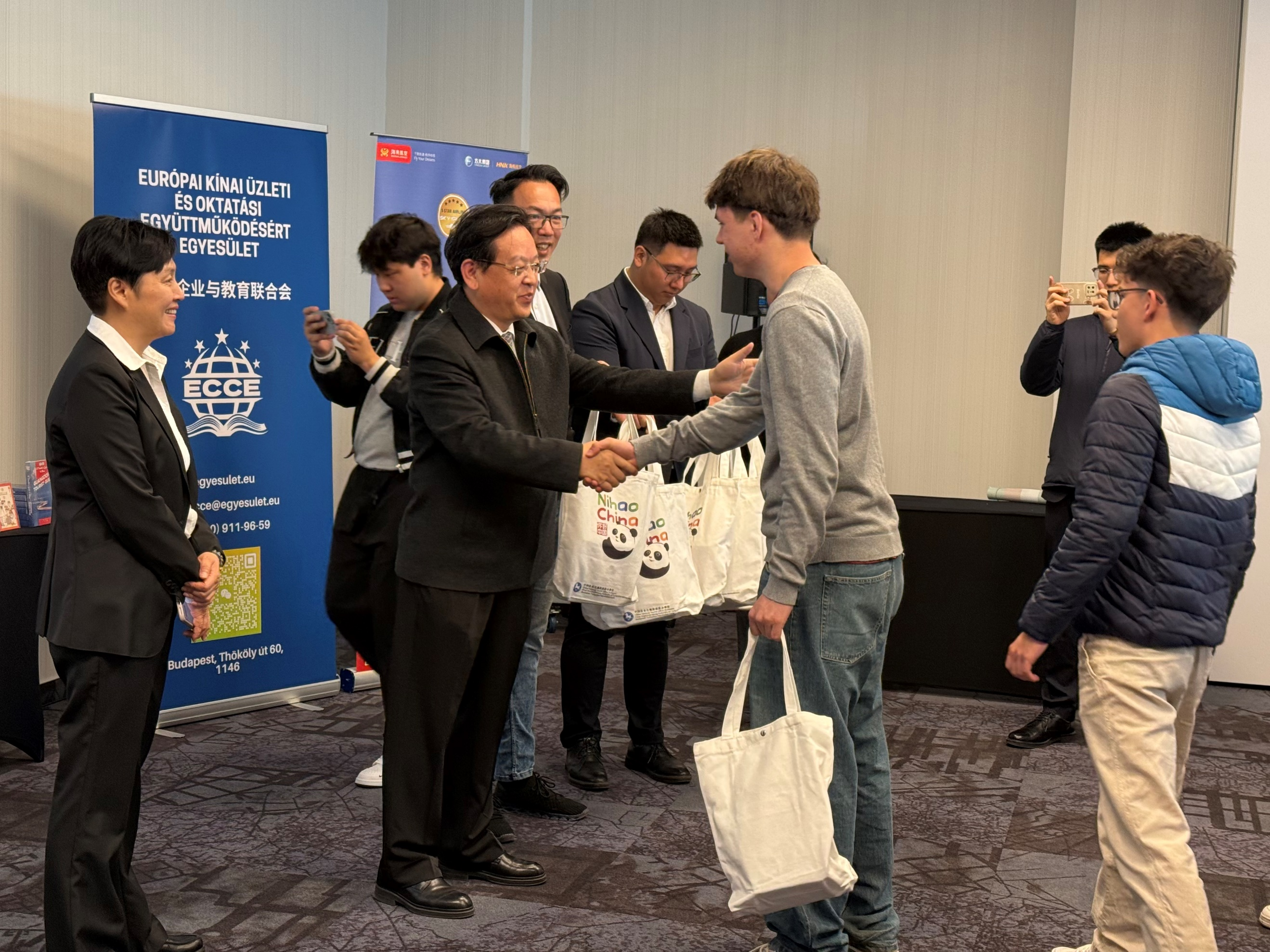东方启程”国际青少年研学团赴华开展研学交流